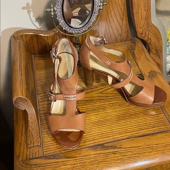 Marc Fisher brown Leather Women's Sandals size 8 - Picture 2 of 7